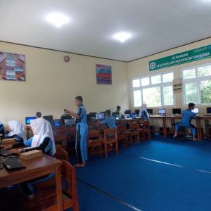 Kegiatan praktik kelas XII SMK Swadhipa 2 Natar