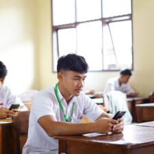 Pelaksanaan Ujian Sekolah Kelas XII di SMK Swadhipa 2 Natar TA. 2024/2025
