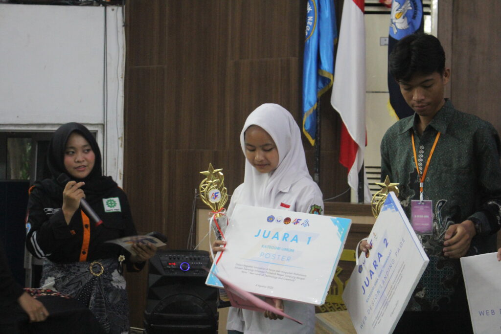 Juara 1 Lomba Desain Poster Tingkat Provinsi Lampung Innovation 4 Force 2025