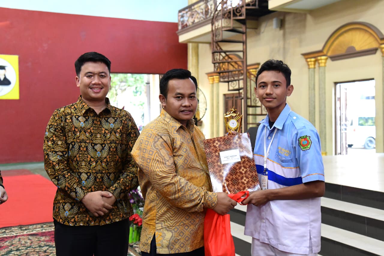 Muhammad-Revaldy-Juara-1-NCC-Teknokrat-2025