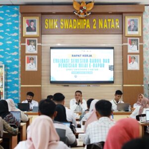 Rapat Kerja Evaluasi Semester Ganjil dan Pengisian Nilai e-Rapor TA 2025/2026
