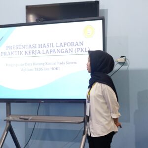 SMKS Swadhipa 2 Natar Gelar Ujian Laporan PKL Kelas XII dengan Nuansa Seminar Kampus