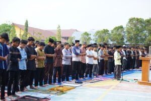 sholat-istighosah-smks-swadhipa-2-natar-02
